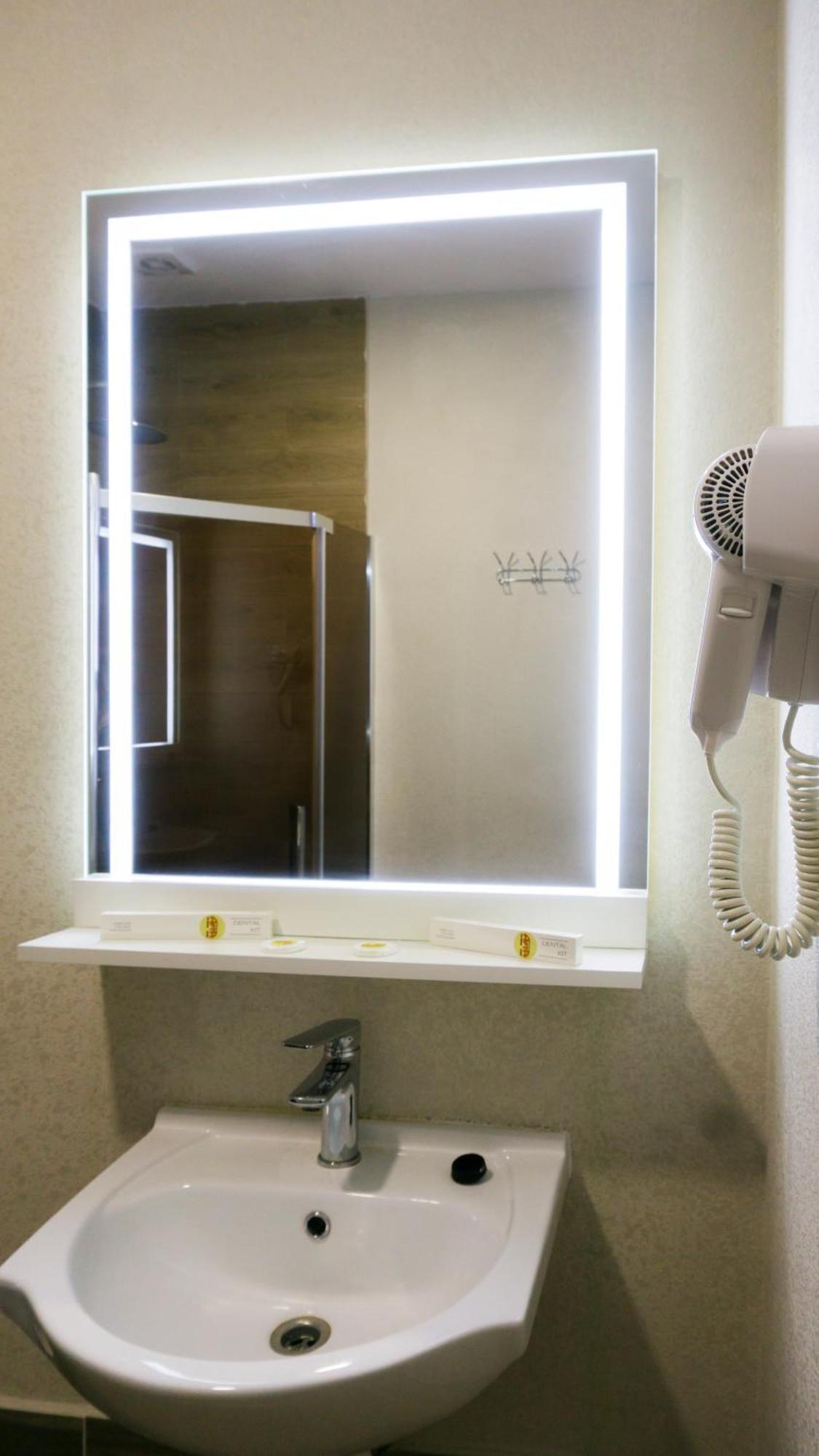 Yavoriv  Arta City Hotel מראה חיצוני תמונה
